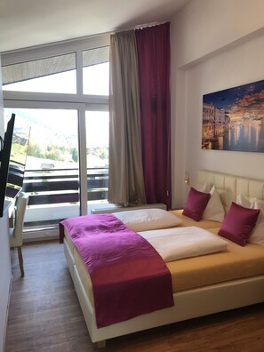 Minibar, in-room safe, desk, soundproofing - Bergers Sporthotel (Saalbach-Hinterglemm)