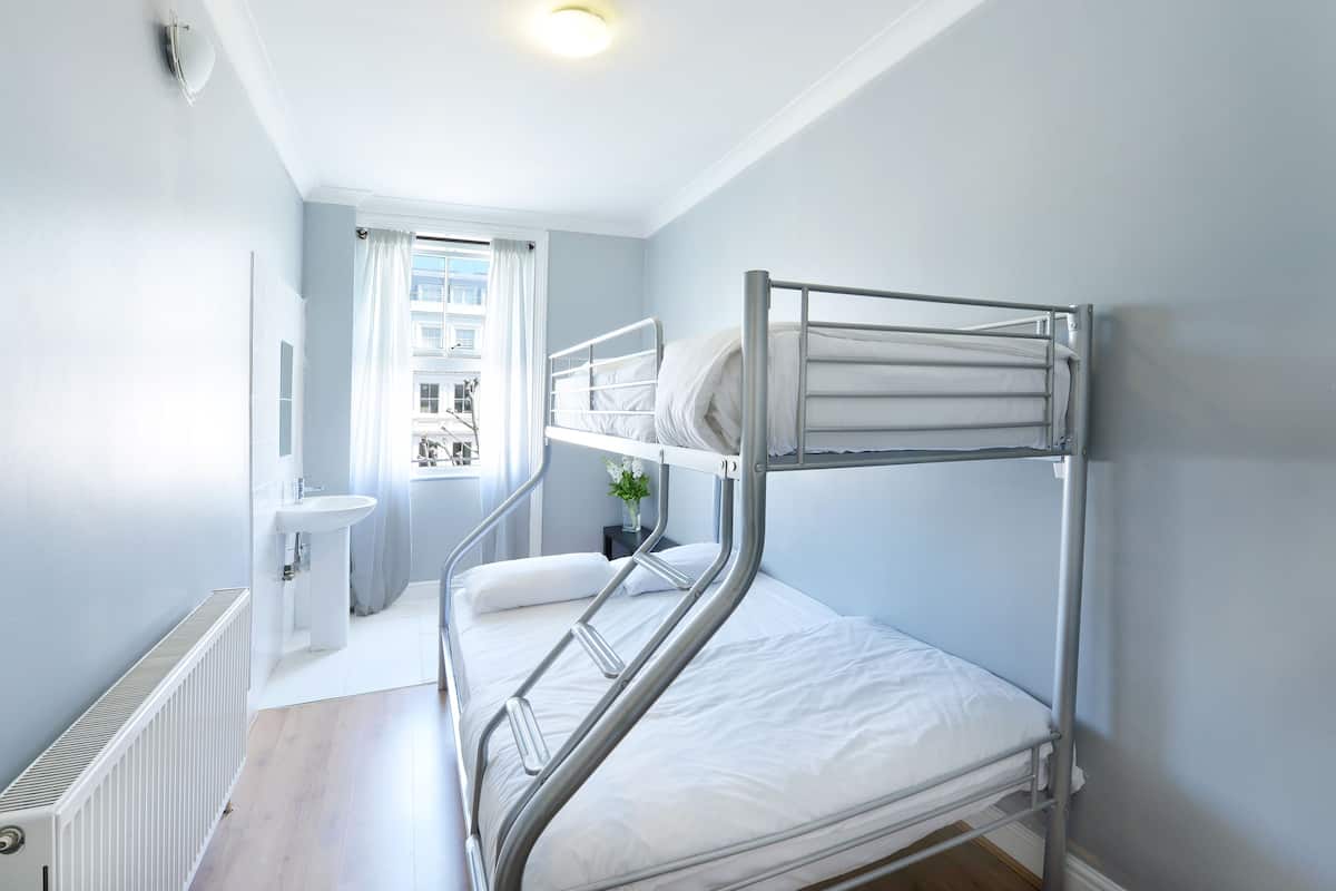 Triple Room (Private Shower)