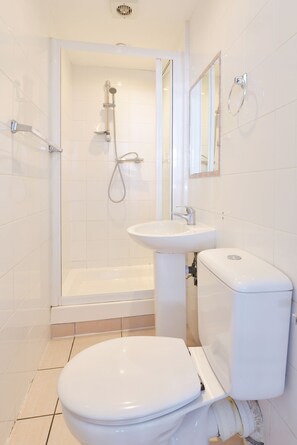 Deluxe Double Room, 1 Katil Kelamin (Double), Ensuite | Bilik Mandi | Kelengkapan dandanan diri percuma, pengering rambut, tuala disediakan 