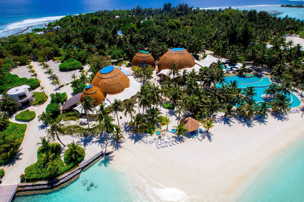 Holiday Inn Resort Kandooma Maldives by IHG