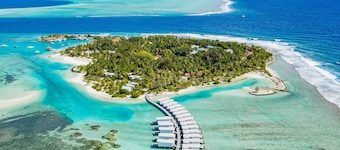 Holiday Inn Resort Kandooma Maldives by IHG