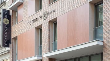 Quarto duplo standard, 2 camas de solteiro | Entrada da propriedade