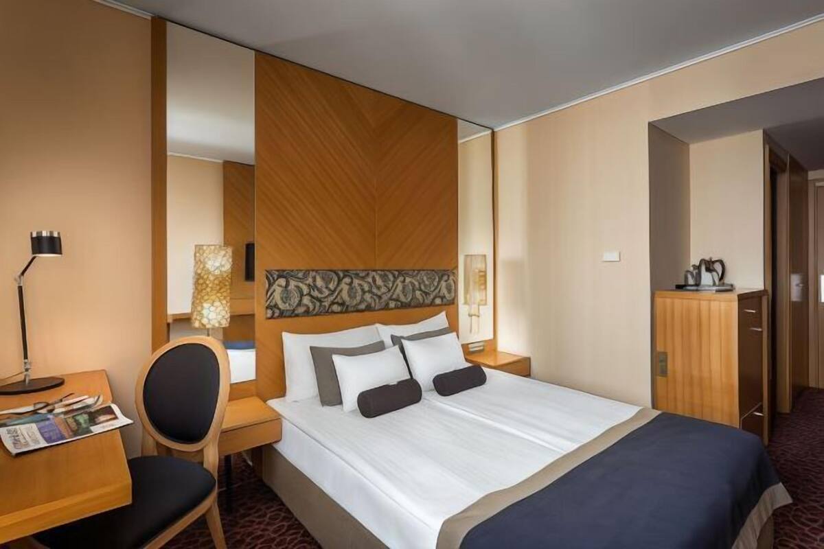 In-room safe, desk, laptop workspace, blackout curtains