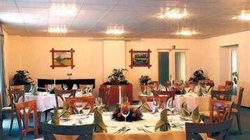 Daily buffet breakfast (EUR 8 per person)