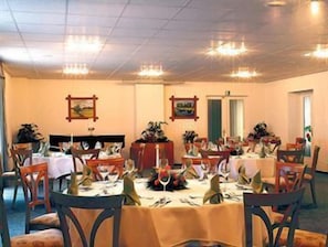 Daily buffet breakfast for a fee - Hotel Landgut Ochsenkopf (Kemberg)