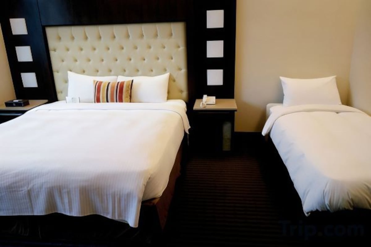 In-room safe, desk, iron/ironing board (on request), free WiFi