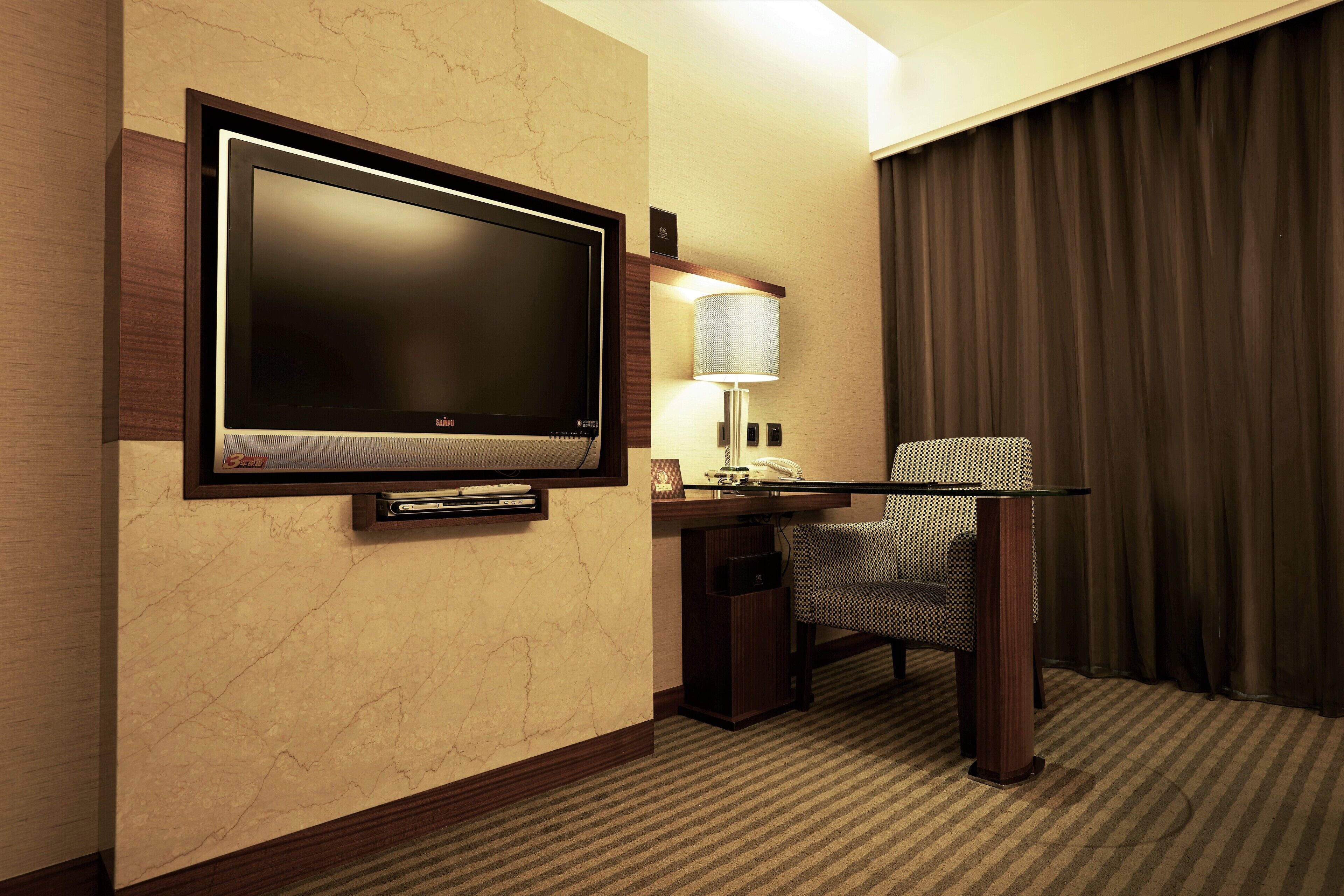 in-room safe, desk, iron/ironing board, free wifi