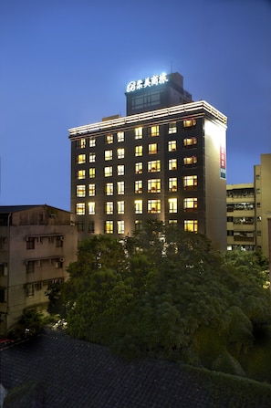Front of property – evening/night
