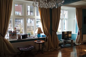 Interior entrance - Gable End Hotel (Great Yarmouth)