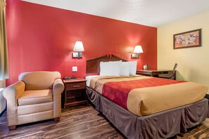 Skrivebord, strygejern/strygebræt, gratis Wi-Fi, sengetøj