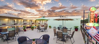 Crescent Palms Motel