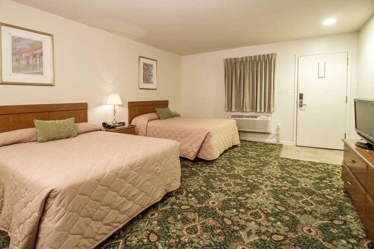 Deluxe Room, 2 Double Beds | Iron/ironing board, WiFi (free), alarm clocks