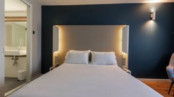 Desk, blackout drapes, free WiFi, bed sheets