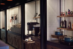 Petit déjeuner buffet (17 EUR par personne)