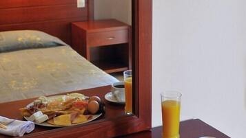 Minibar, gratis baby-/barnesenge, gratis Wi-Fi, sengetøj