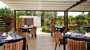 Breakfast, lunch, dinner served; Mediterranean cuisine