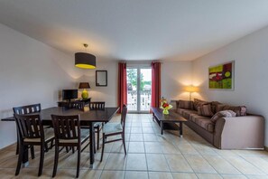 Apartament, 1 dormitori | Cortines opaques, bressols gratuïts, wifi gratuïta i roba de llit
