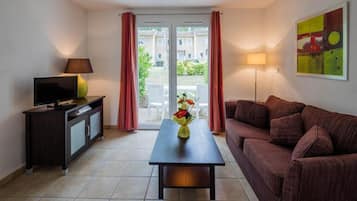 Apartment, 2 Bedrooms | Blackout drapes, free cribs/infant beds, free WiFi, bed sheets