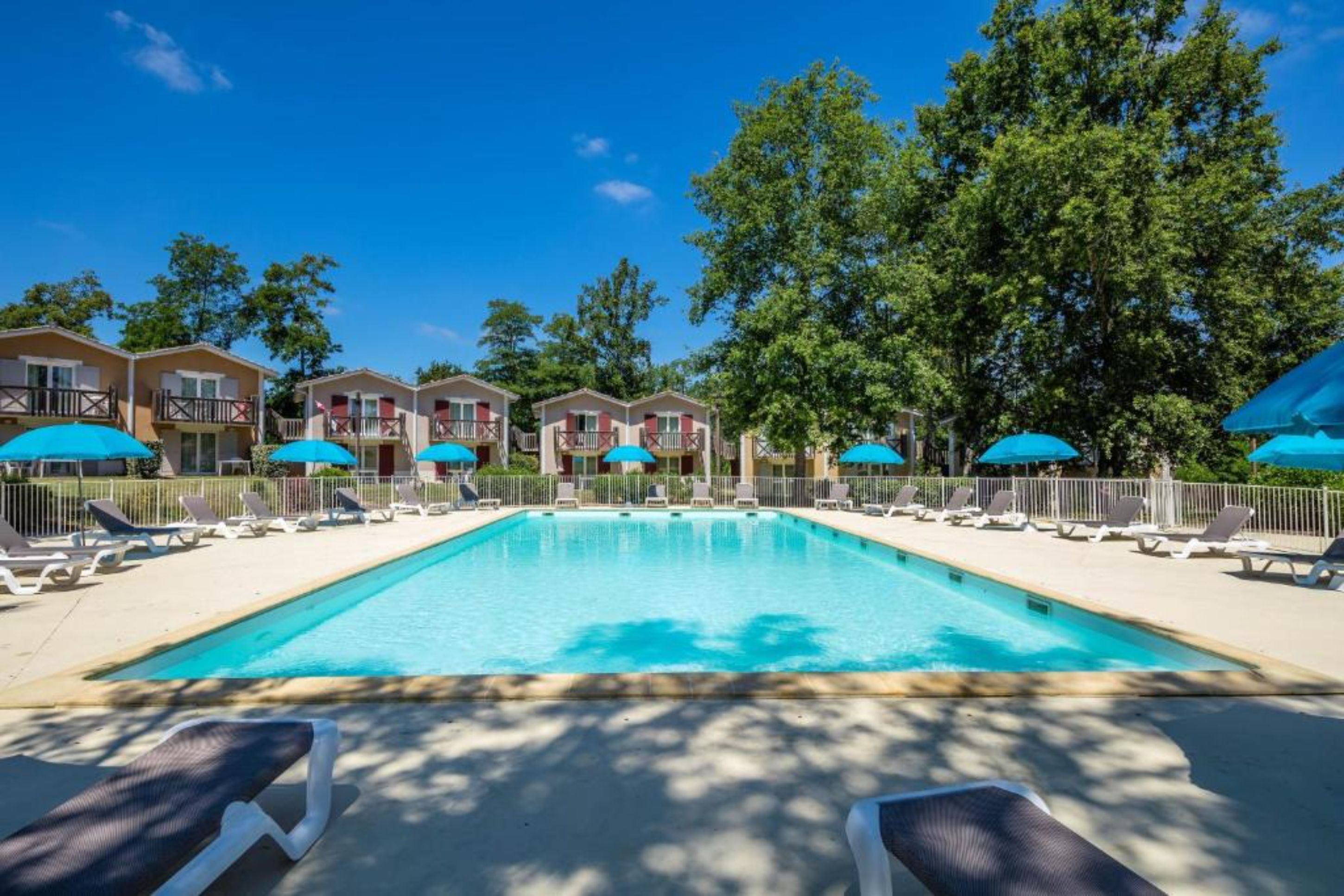 Indoor pool, 2 outdoor pools, pool umbrellas