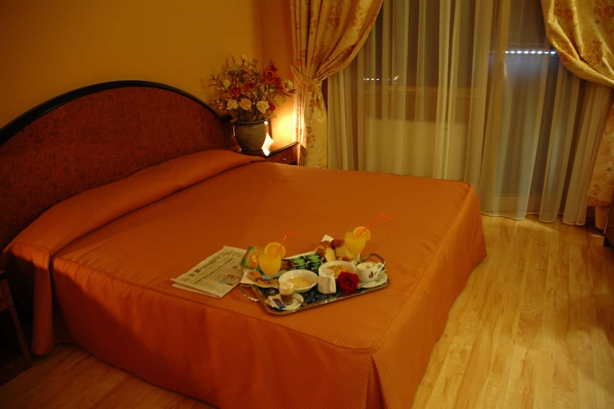 Minibar, in-room safe, cots/infant beds, free WiFi