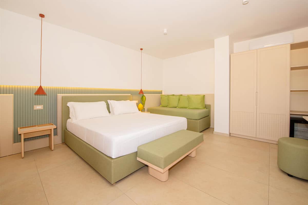 Camera Doppia Comfort | 1 habitación, minibar, caja de seguridad en la habitación y escritorio