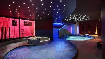 Sauna, tina de hidromasaje, baño de vapor y baño turco o hammam