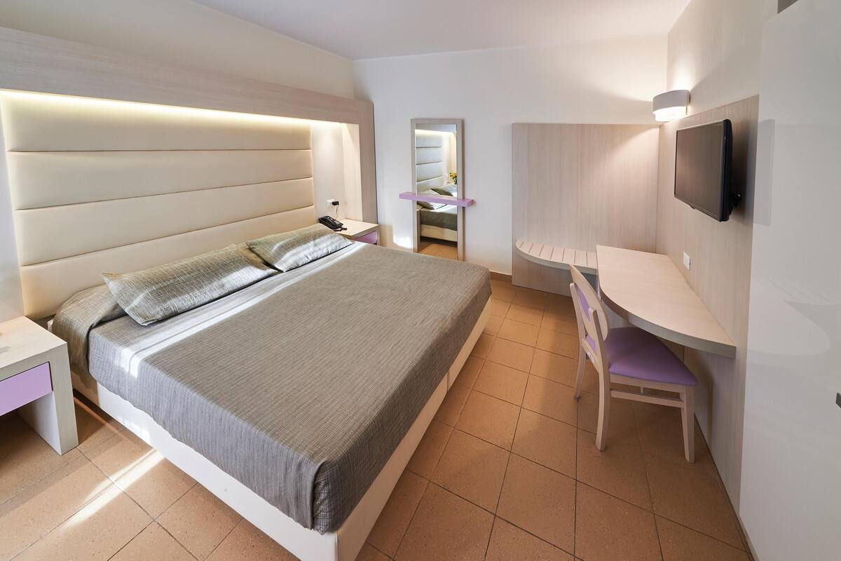 Suite Quintupla | Minibar, coffre-fort, bureau, lit de bébé (gratuit)