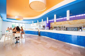 2 bars/lounges, poolside bar