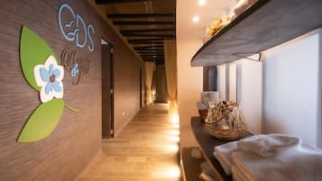 Sauna, hot tub, steam room, Turkish bath, body treatments, hydrotherapy