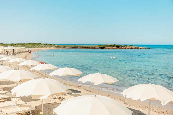 Private beach nearby, white sand, free beach shuttle