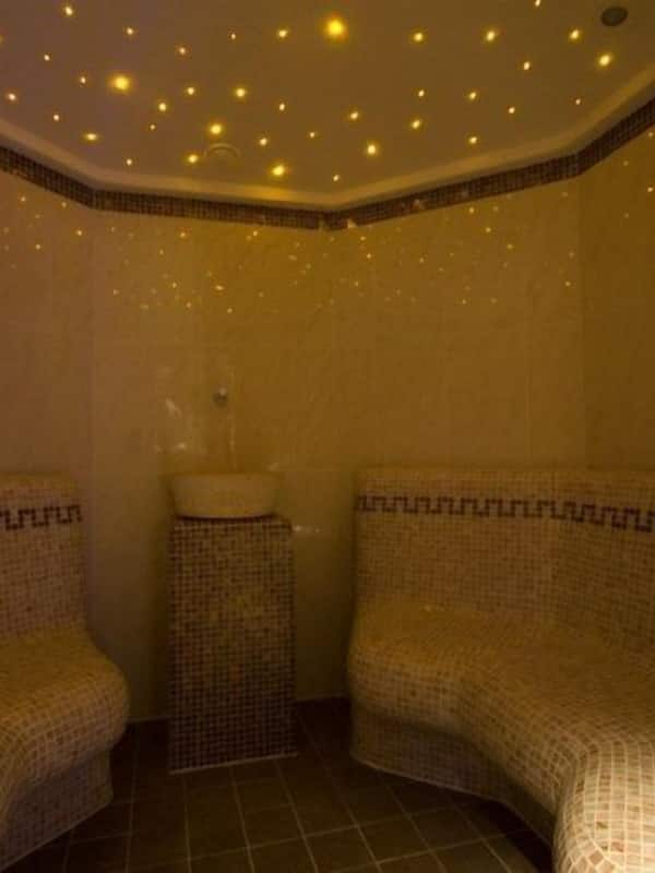 Sauna, hot tub, Turkish bath, body treatments, body wraps, facials