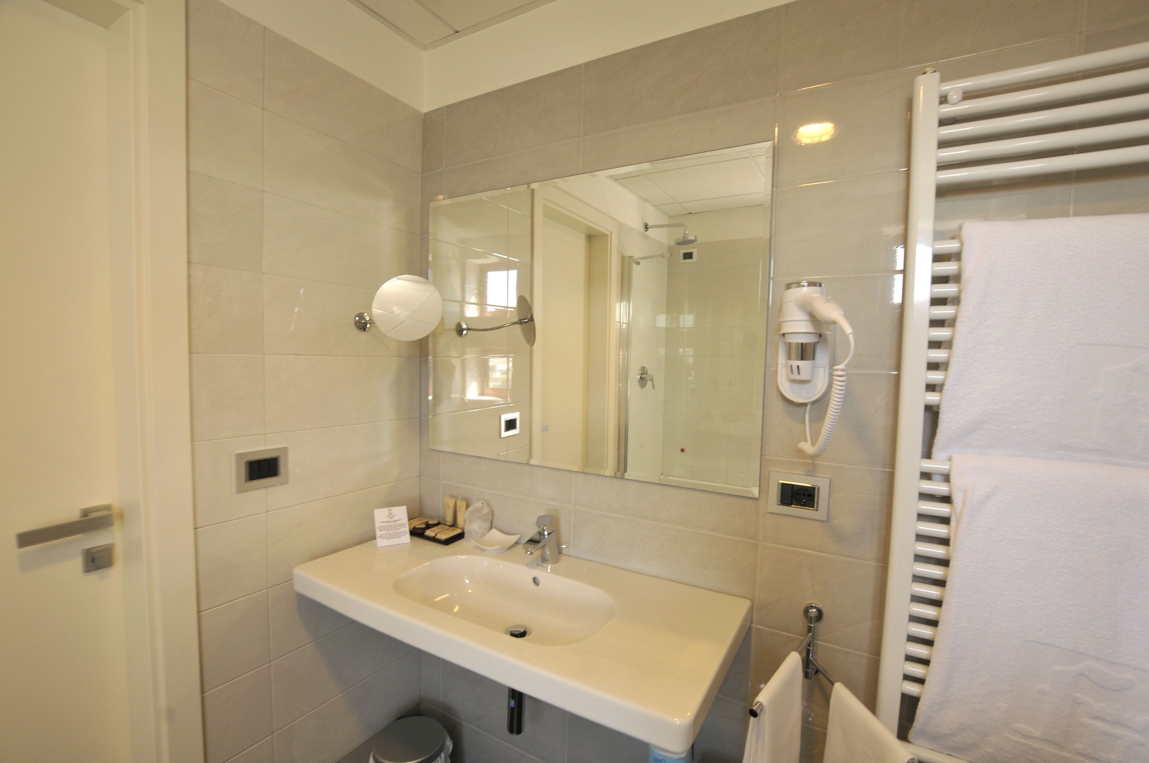 minibar, in-room safe, desk, blackout curtains