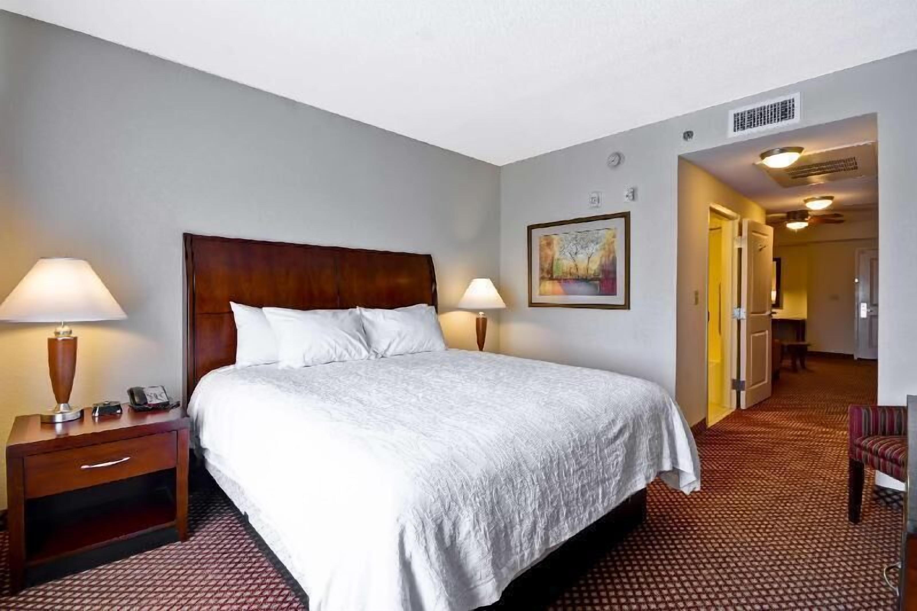 Premium bedding, desk, iron/ironing board, free cots/infant beds