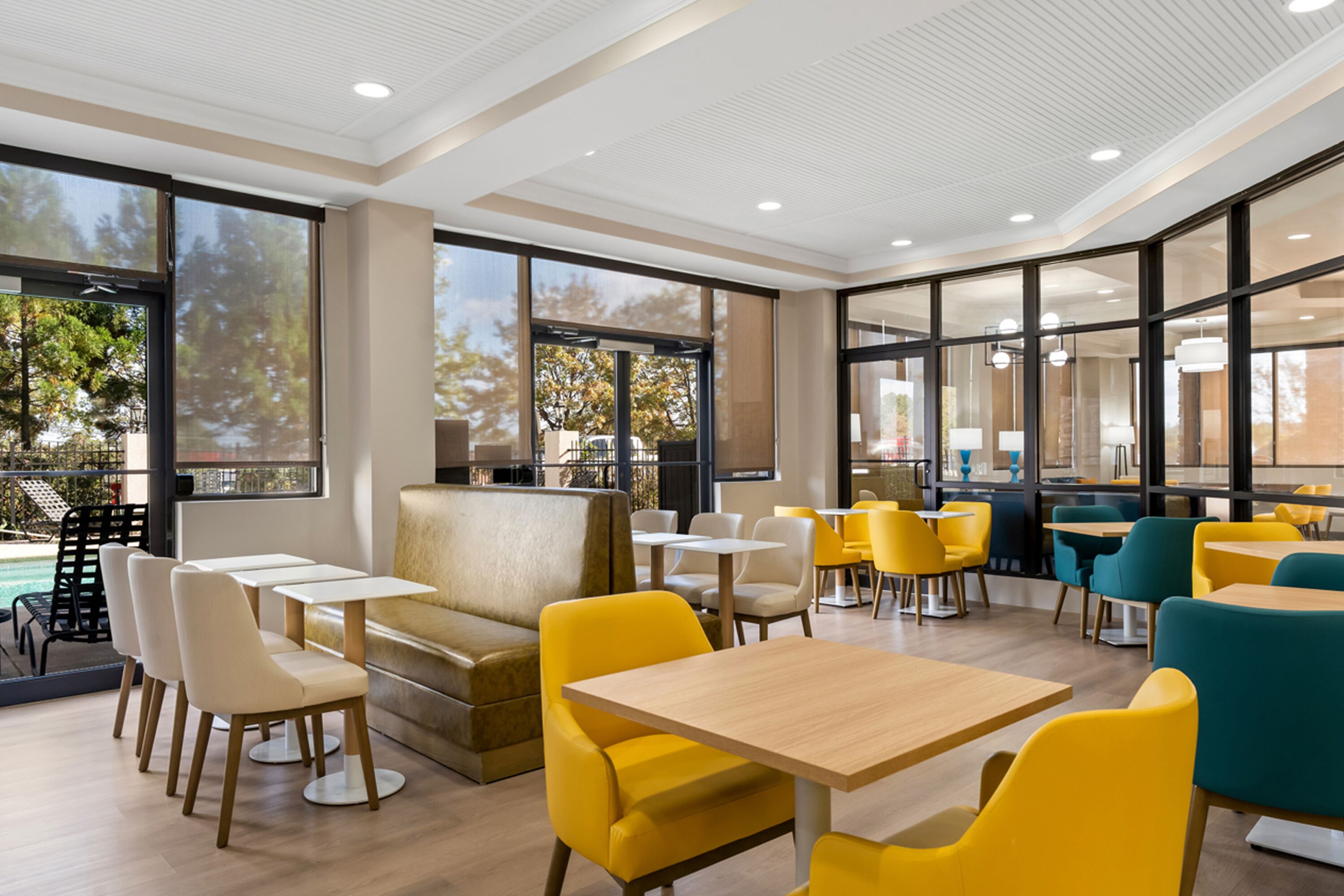 Free buffet breakfast on weekends