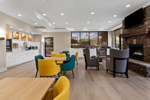 Petit déjeuner buffet compris les week-ends