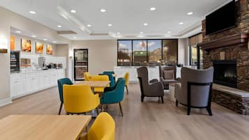 Free buffet breakfast on weekends