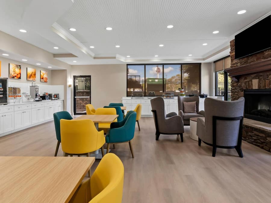 Colazione a buffet inclusa, servita nel weekend