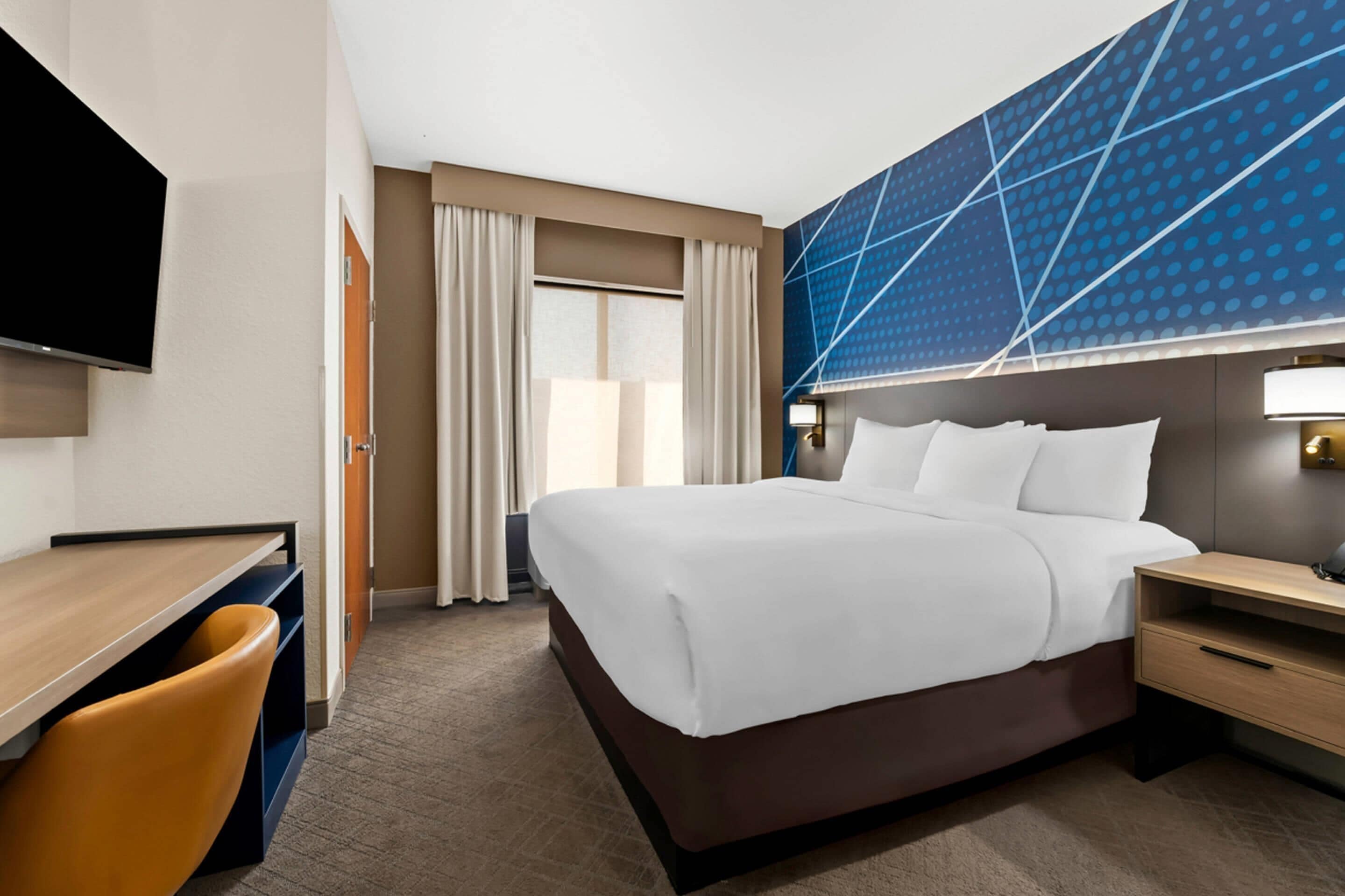 Blackout curtains, soundproofing, iron/ironing board, free WiFi