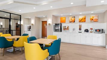 Free buffet breakfast on weekends
