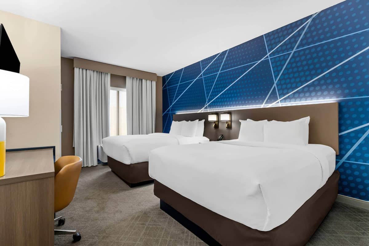 Suite, Non Smoking | Blackout drapes, soundproofing, iron/ironing board, free WiFi
