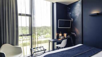 Superior-huone, 1 parisänky | Minibaari, tallelokero huoneessa, työpöytä, pimennysverhot