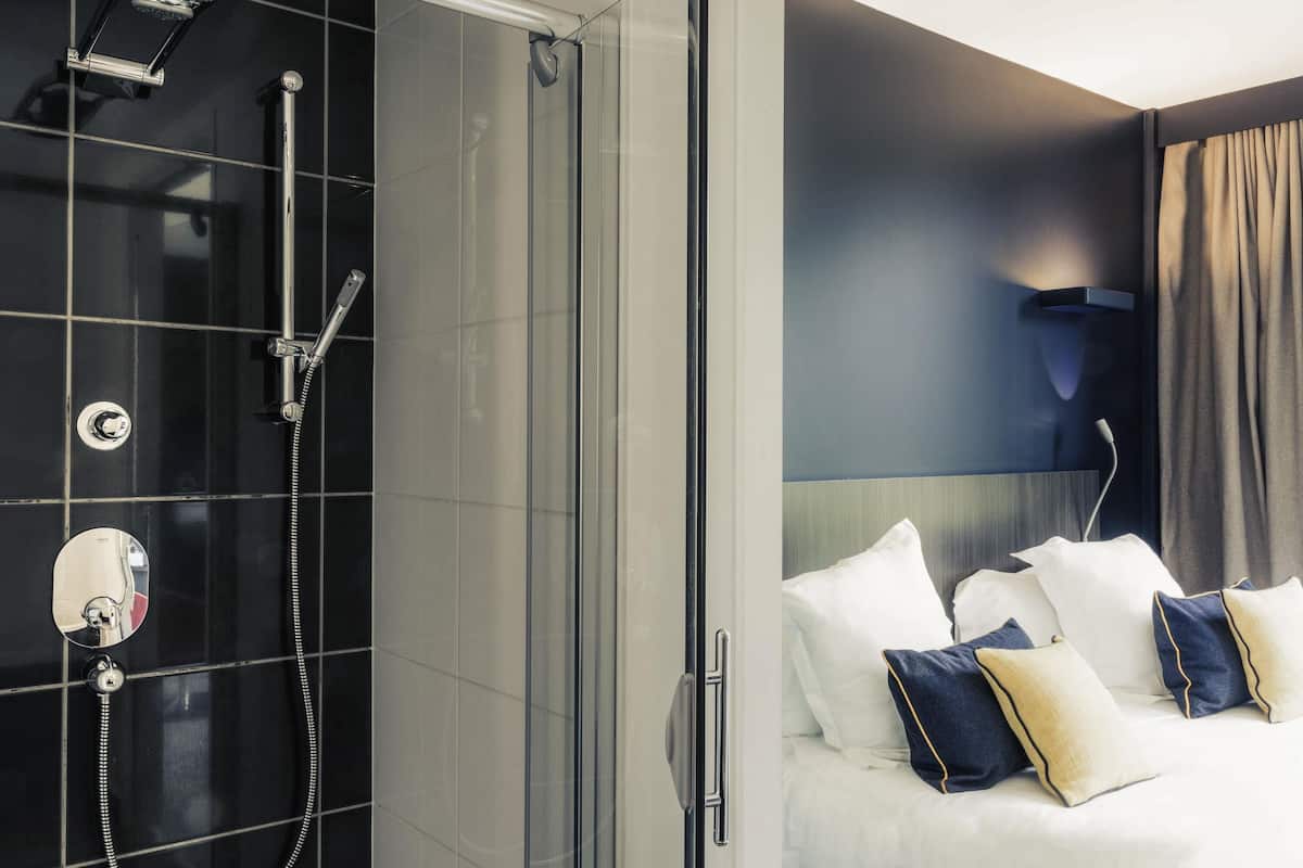 minibar, in-room safe, desk, blackout curtains