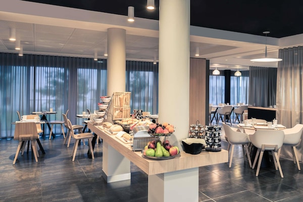 TĂ€gliches FrĂŒhstĂŒcksbuffet (17 EUR pro Person)