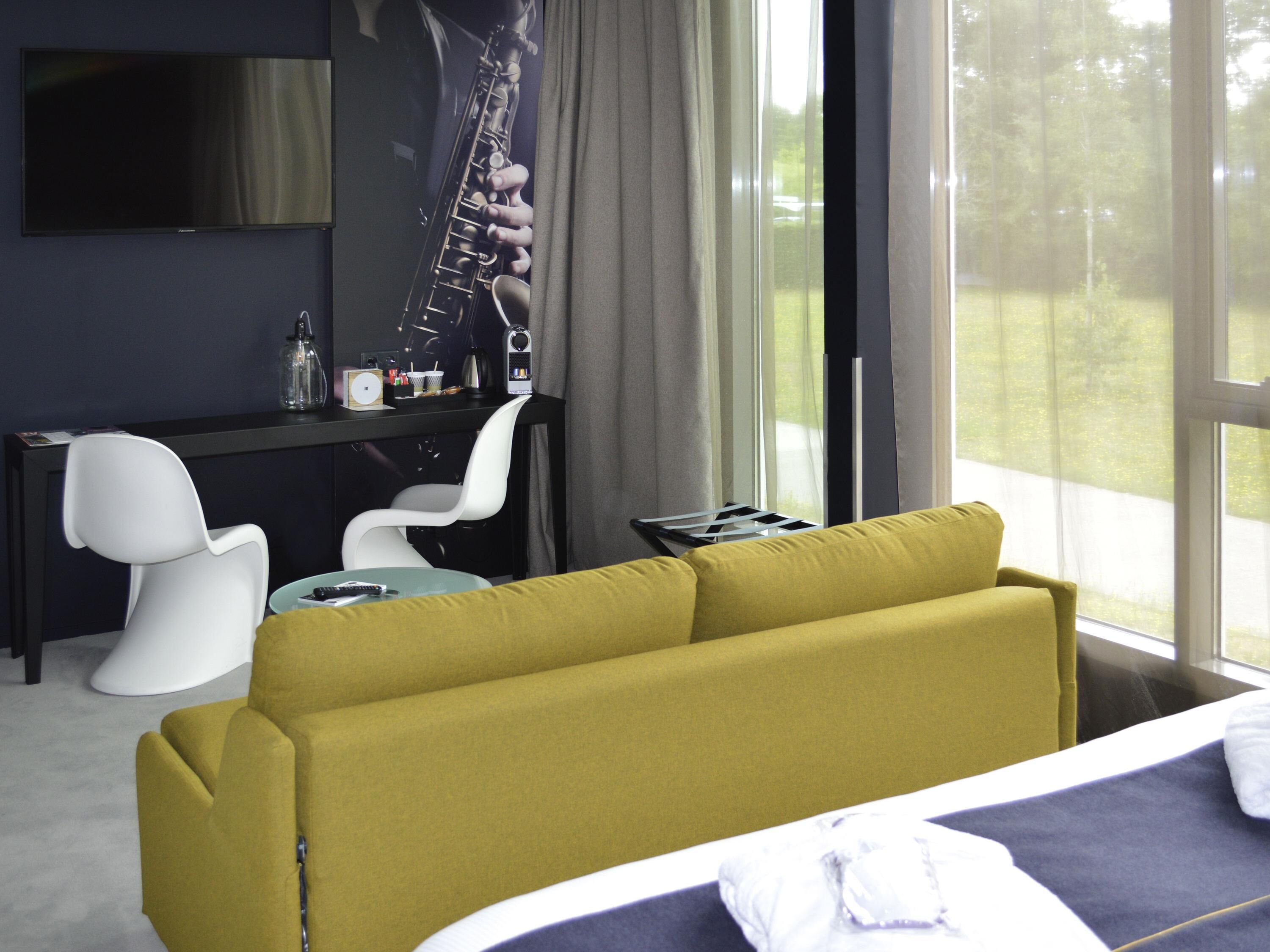 minibar, in-room safe, desk, blackout curtains