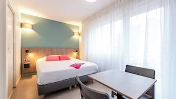 Superior Double Studio | Desk, blackout drapes, soundproofing, iron/ironing board