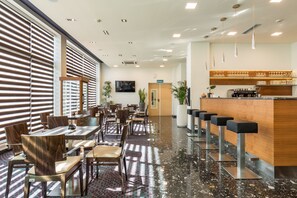 بار (في المنشاة)