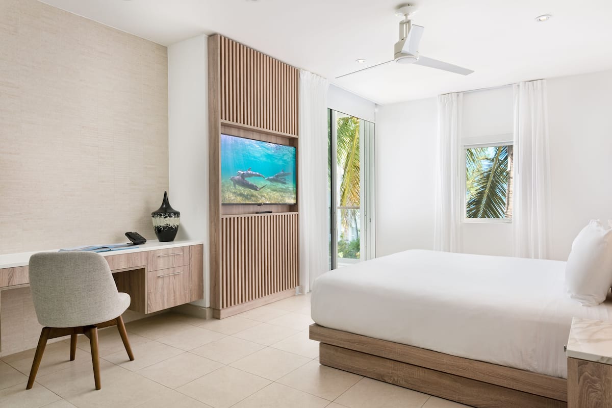 Italiaanse Frette-lakens, luxe beddengoed, een kluis op de kamer