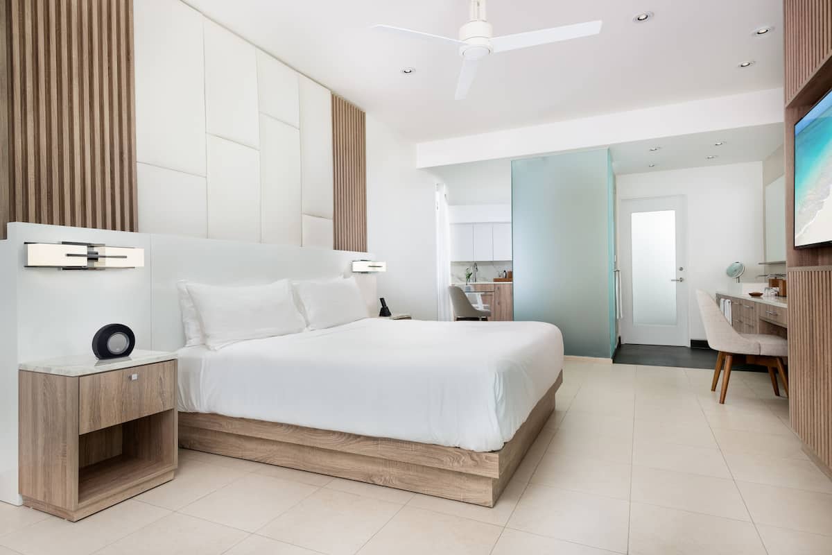 Italiaanse Frette-lakens, luxe beddengoed, een kluis op de kamer
