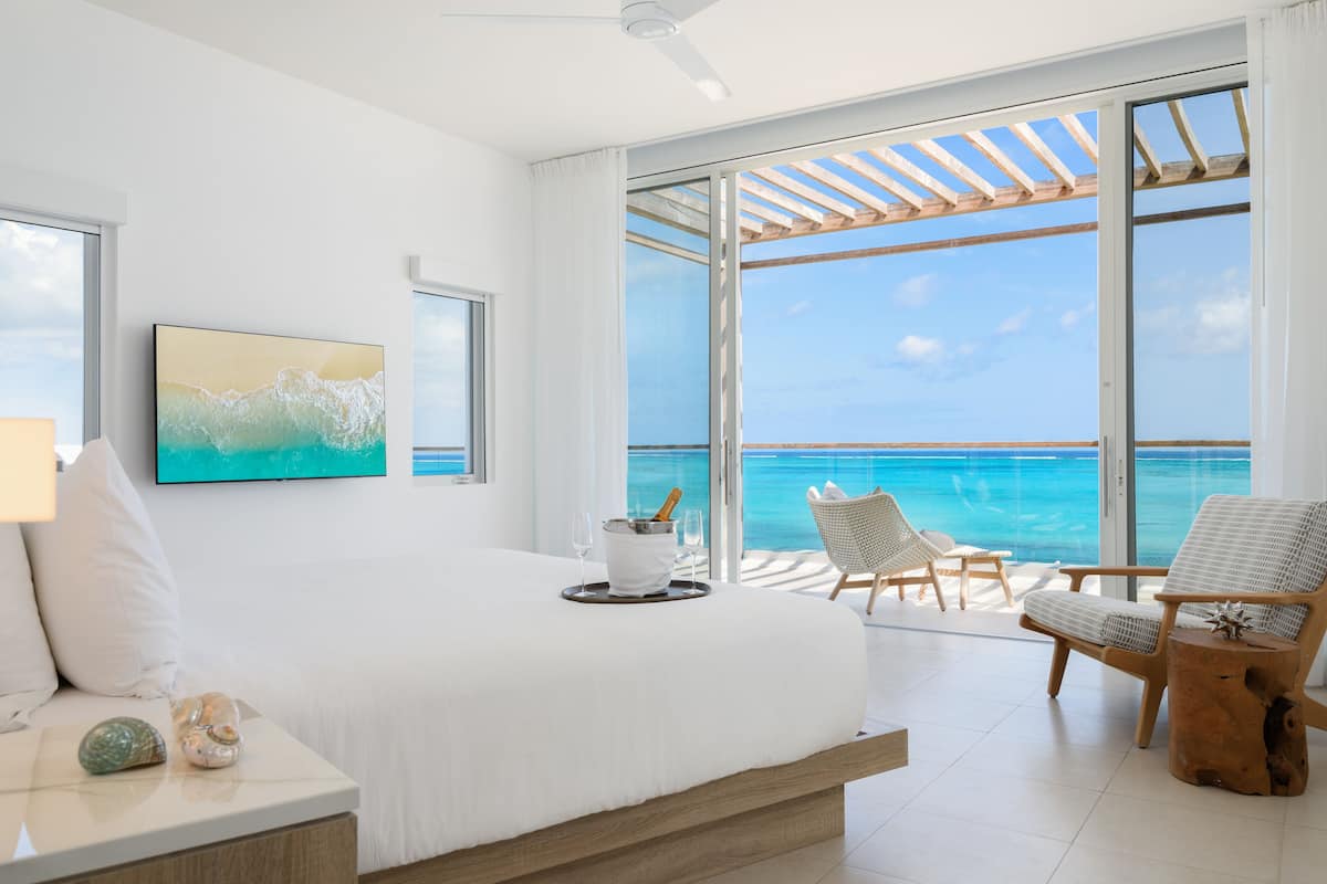 Italiaanse Frette-lakens, luxe beddengoed, een kluis op de kamer