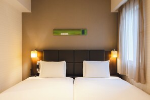 Edredón, escritorio, cortinas blackout y wifi gratis 